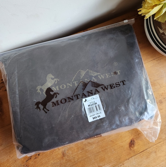 NIB Montana West Tooling Concealed Carry Collection Handbag - Picture 6 of 7